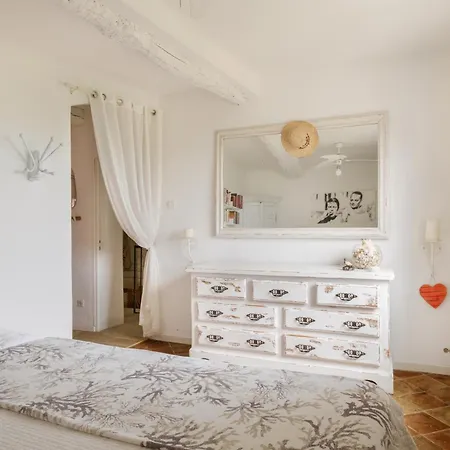 Maison De Village Romantique * كانيو سور مير